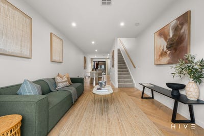 /international/au/98-beechworth-street-watson-act-151203960/