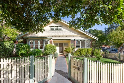 /international/au/8-rae-street-hawthorn-vic-151257596/