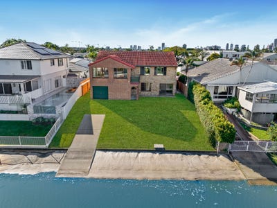 /international/au/24-tosti-street-sorrento-qld-151270252/