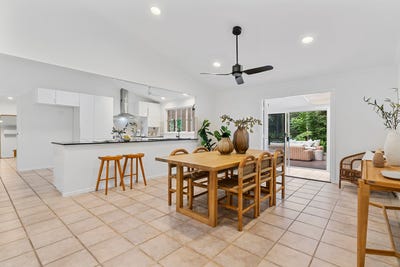 /international/au/86-laguna-grove-doonan-qld-151129612/