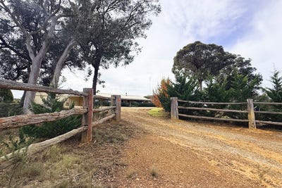 /international/au/751-jacqua-road-windellama-nsw-700409840/