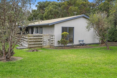 /international/au/2-30-newcombe-street-marengo-vic-151409744/