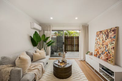 /international/au/4-64-walnut-street-wynnum-qld-152629448/