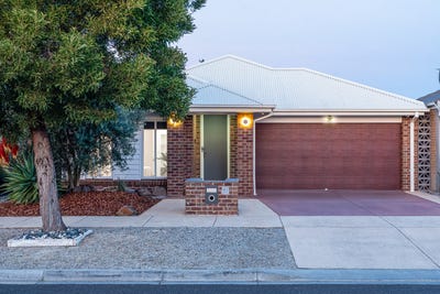 /international/au/16-koslow-street-armstrong-creek-vic-148542664/