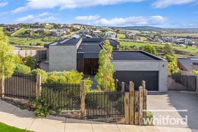 /international/au/18-oxbow-court-highton-vic-151450492/