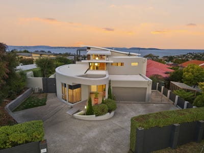 /international/au/71-burwood-drive-blackmans-bay-tas-150802224/