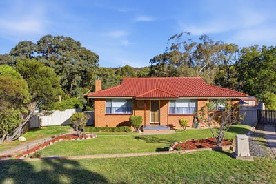 /international/au/17-monk-place-queanbeyan-nsw-150551032/