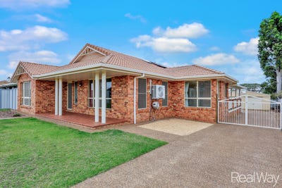/international/au/7-laurel-street-gooburrum-qld-152715360/