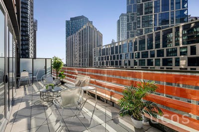 /international/au/611n-883-collins-street-docklands-vic-151581992/