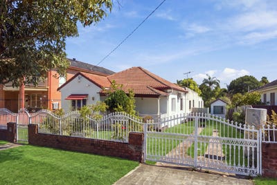 /international/au/27-victoria-road-punchbowl-nsw-152548940/