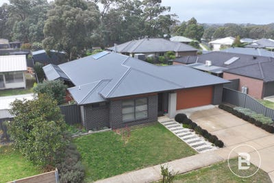 /international/au/15-hains-close-beaufort-vic-151149132/