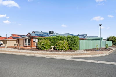 /international/au/54-jade-loop-aldinga-beach-sa-151252480/