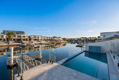 /international/au/2-10-middle-quay-drive-biggera-waters-qld-151053232/
