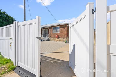 /international/au/4b-albourne-way-balga-wa-151192428/