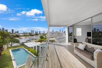 /international/au/1a-grant-place-broadbeach-waters-qld-150773072/