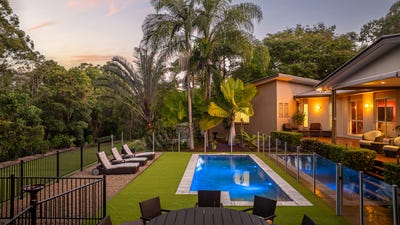 /international/au/8-mango-court-doonan-qld-151139008/