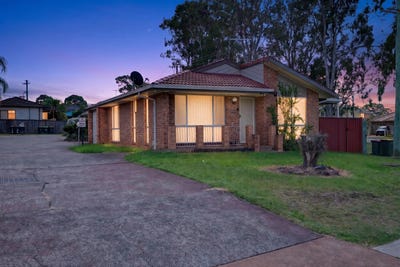 /international/au/1-9-fuchsia-crescent-macquarie-fields-nsw-151017184/
