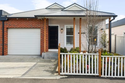 /international/au/10-15-ferguson-street-kyneton-vic-148687464/