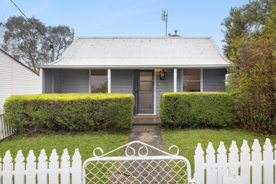 /international/au/42-hutton-street-kyneton-vic-151504752/