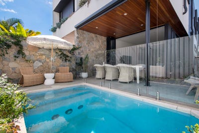 /international/au/2-20-petrel-avenue-mermaid-beach-qld-152226608/
