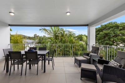 /international/au/18-18-university-road-mitchelton-qld-151324496/