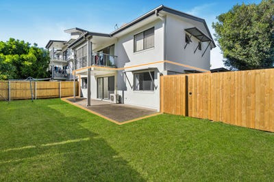/international/au/17-66-university-drive-meadowbrook-qld-151274308/
