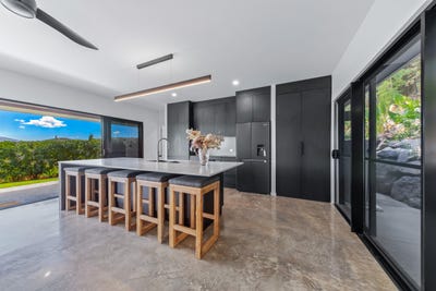 /international/au/26-wills-court-cannonvale-qld-152471192/