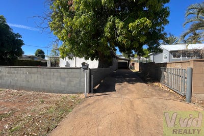 /international/au/74-fourth-avenue-mount-isa-qld-148318368/
