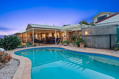 /international/au/18-albatross-avenue-nambour-qld-151358736/