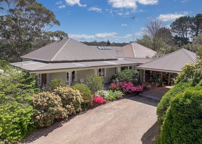 /international/au/8-thorpe-street-katoomba-nsw-152476836/