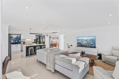 /international/au/63-lambros-drive-benowa-qld-148523452/