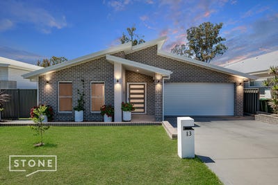 /international/au/13-portrush-avenue-cessnock-nsw-152653632/