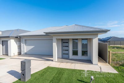 /international/au/13-emerald-way-mount-barker-sa-150960644/