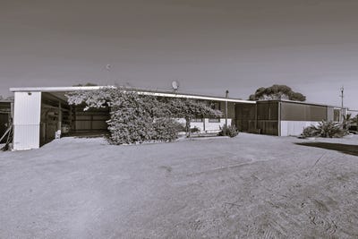 /international/au/1969-stanitzki-road-loxton-sa-148662268/