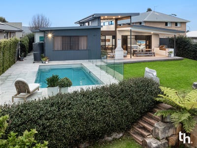/international/au/30-panorama-close-fletcher-nsw-152349424/