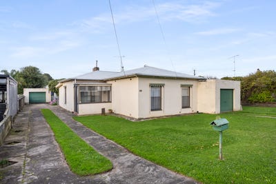 /international/au/13-cockburn-street-mount-gambier-sa-151584340/