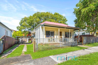 /international/au/12-mckern-street-campsie-nsw-151316488/