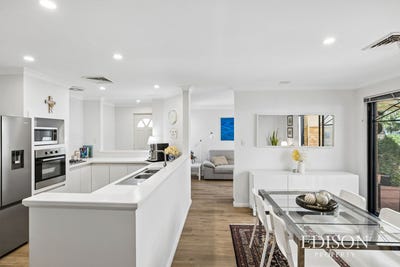 /international/au/18a-mayfair-street-nollamara-wa-152328408/