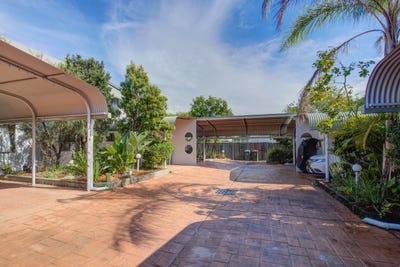 /international/au/10-27-brassey-street-fairfield-qld-151310332/