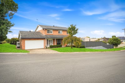 /international/au/9-blaxland-avenue-luddenham-nsw-151028064/