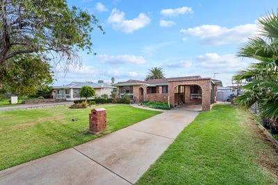 /international/au/10-flotilla-street-seaford-sa-151116916/