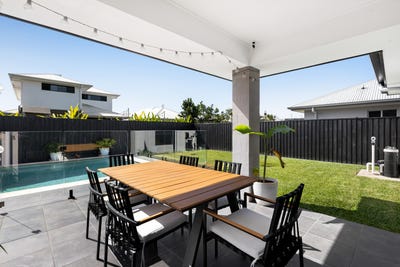 /international/au/27-daintree-drive-palmview-qld-151189268/