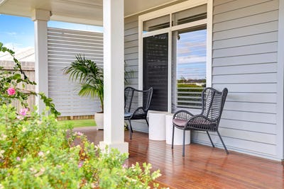 /international/au/2-44-mcgee-drive-kearneys-spring-qld-151187236/