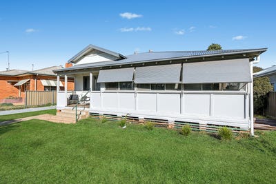 /international/au/18-yanco-ave-leeton-nsw-148533280/
