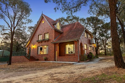 /international/au/14-masefield-street-spring-gully-vic-152473068/