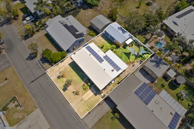 /international/au/19-bryant-street-beachmere-qld-152295084/