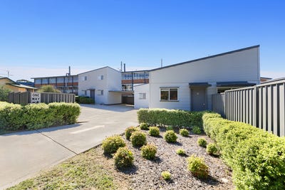 /international/au/8-yulin-avenue-cooma-nsw-150846964/