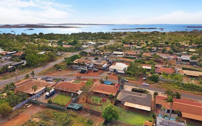/international/au/6-meda-crescent-dampier-wa-151432380/