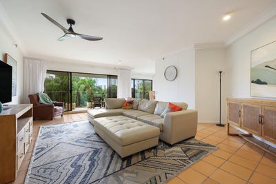 /international/au/9-8-admiralty-drive-paradise-waters-qld-151126952/