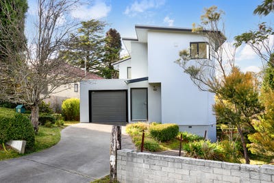 /international/au/12-martin-street-katoomba-nsw-148485156/